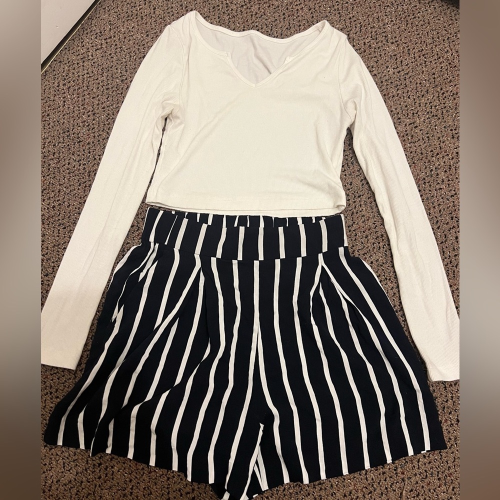 Cute outfit can be worn together or separately. Adult size small